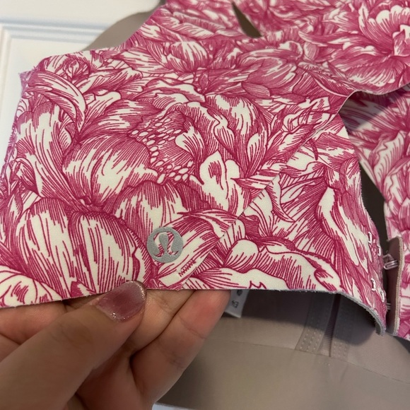 Lululemon Enlite running supportive floral white pink sports bra- 34E - Picture 5 of 11